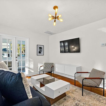 شقة Private Uptown Flat - Walk To Nights Of Lights! سانت أوغيستين المظهر الخارجي الصورة