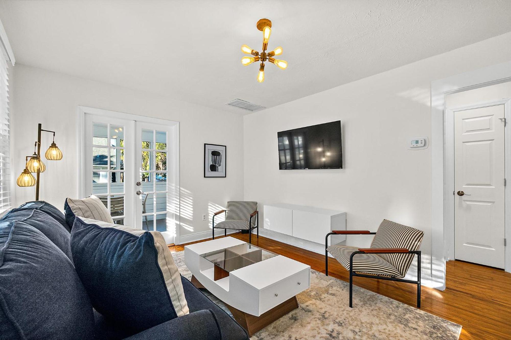 شقة Private Uptown Flat - Walk To Nights Of Lights! سانت أوغيستين المظهر الخارجي الصورة