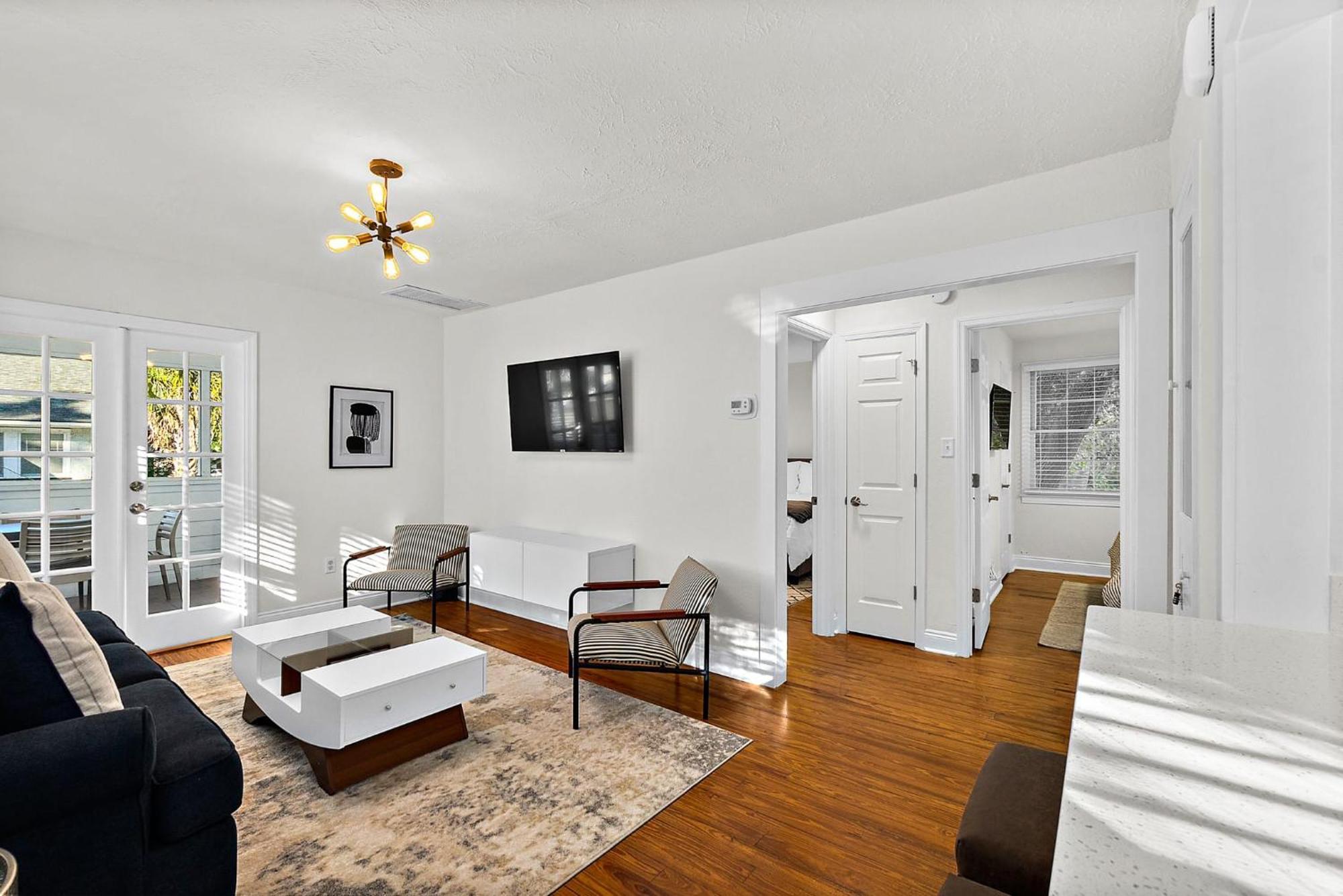 شقة Private Uptown Flat - Walk To Nights Of Lights! سانت أوغيستين المظهر الخارجي الصورة