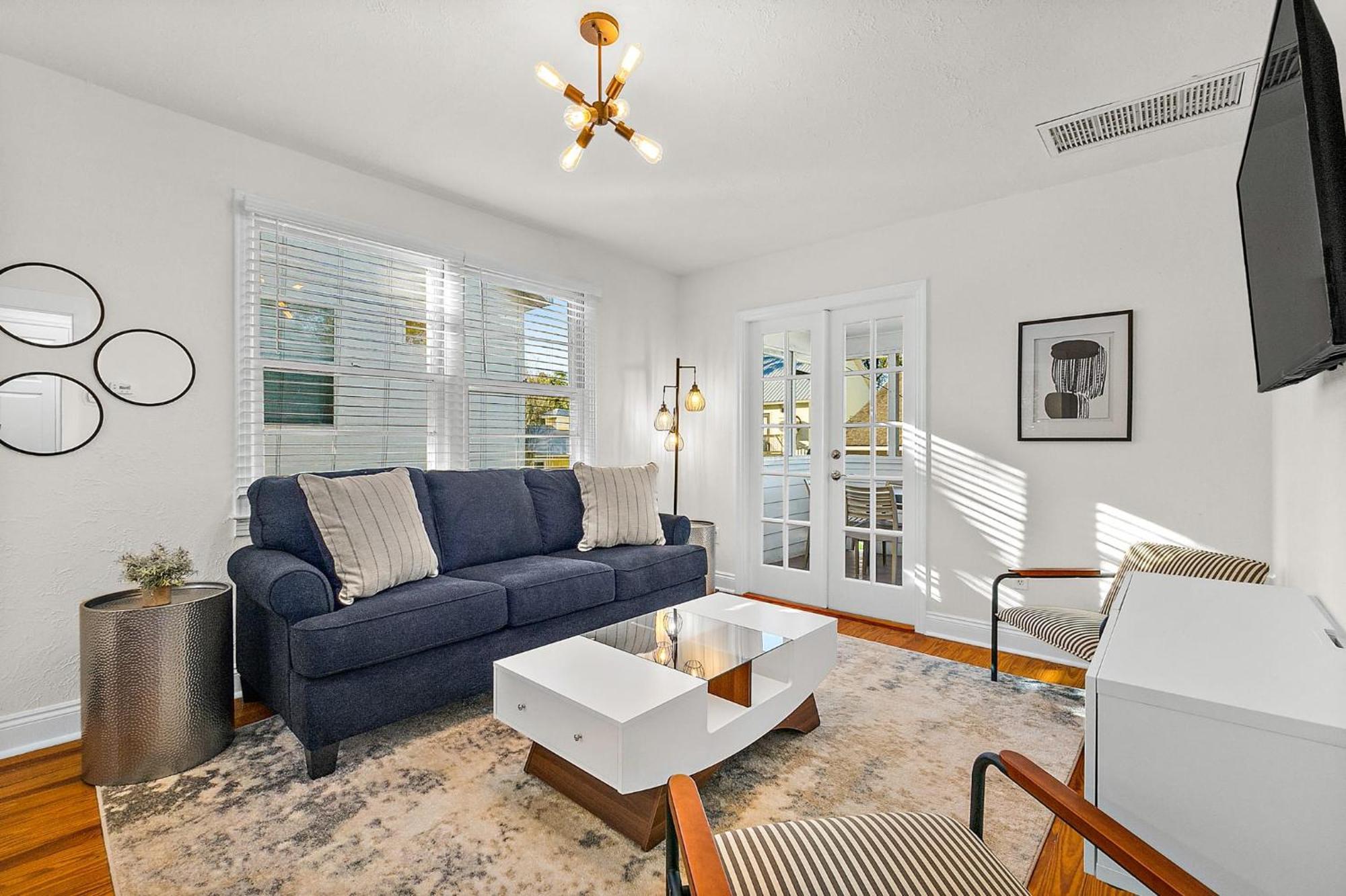شقة Private Uptown Flat - Walk To Nights Of Lights! سانت أوغيستين المظهر الخارجي الصورة